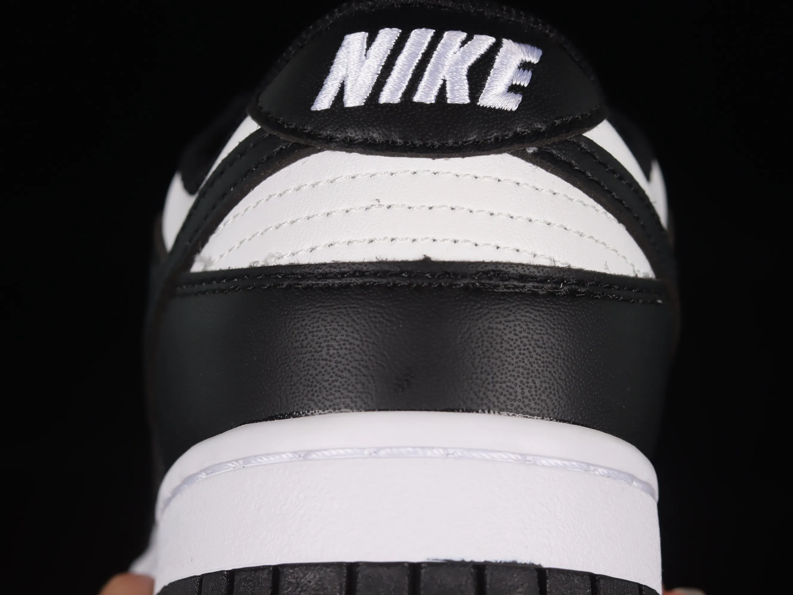 All Categories Nk SB Dunk Series Nk SB Dunk Low Low-top Sneakers B1 Special Price Nk SB Dunk Low Black and White Panda SB Smashed Backboard Fashion Casual Sneakers DD1391-100